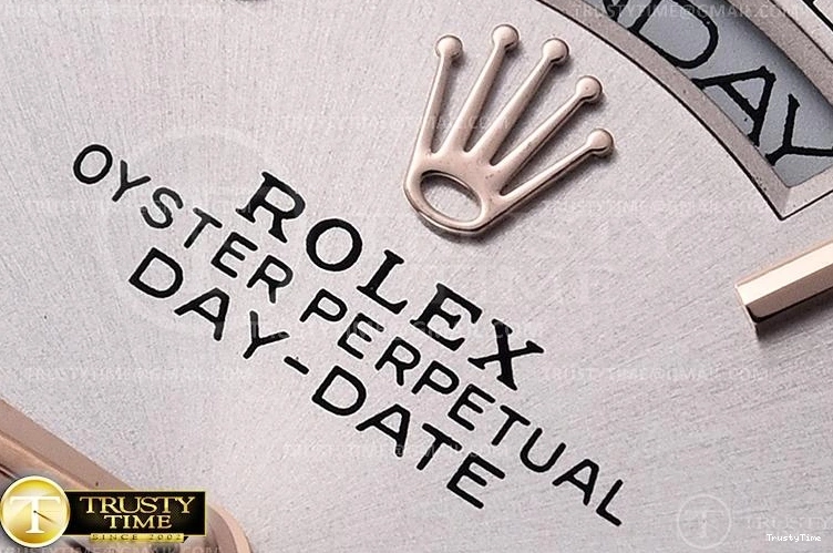 1028 RDD0219E – DayDate 36mm RelaxedFit 695